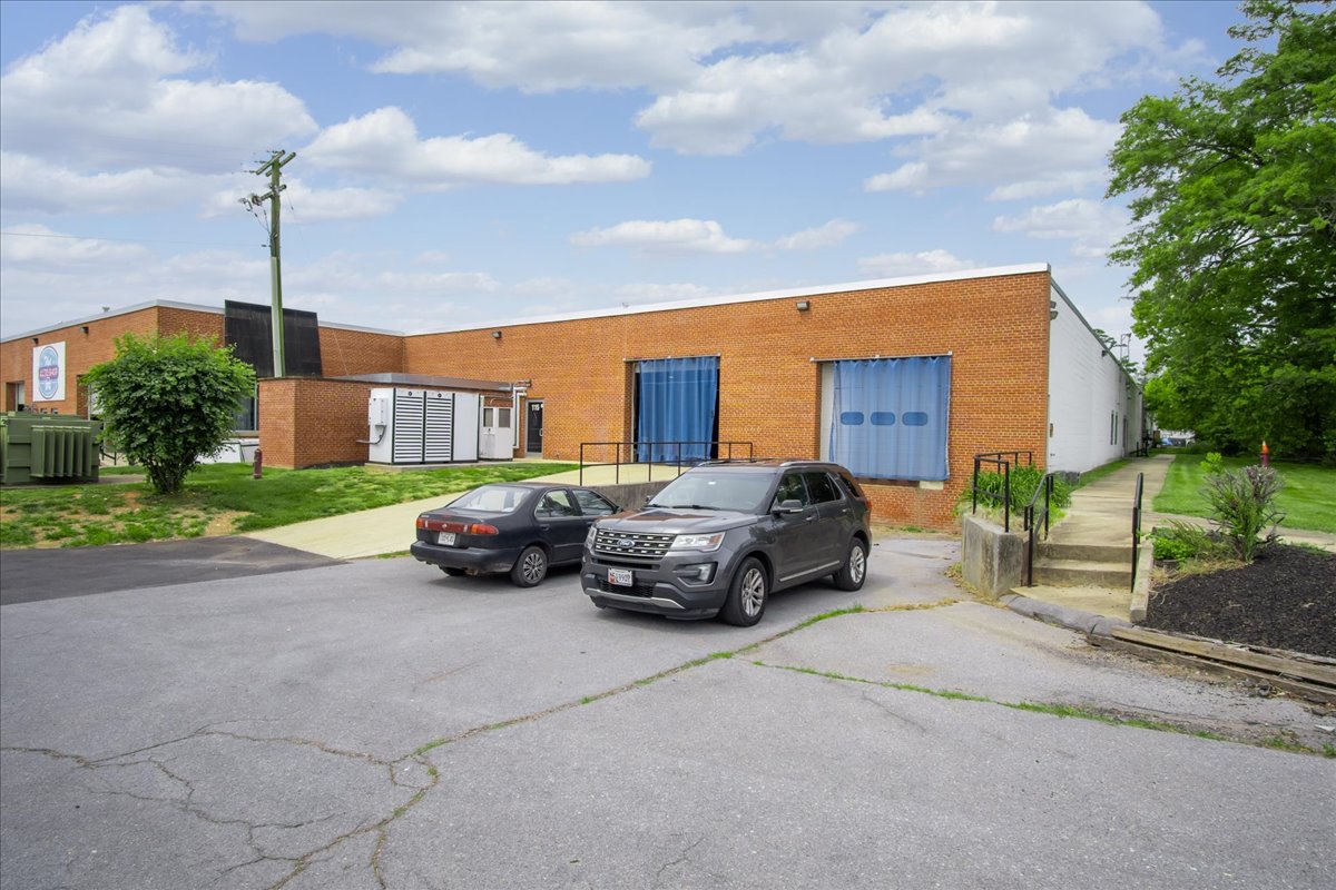 10-1341 Hughes Ford-2474 11 E Main Street front